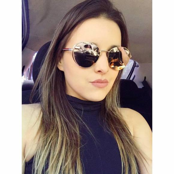 Meet your Posher, Talia - Picture 1 of 1